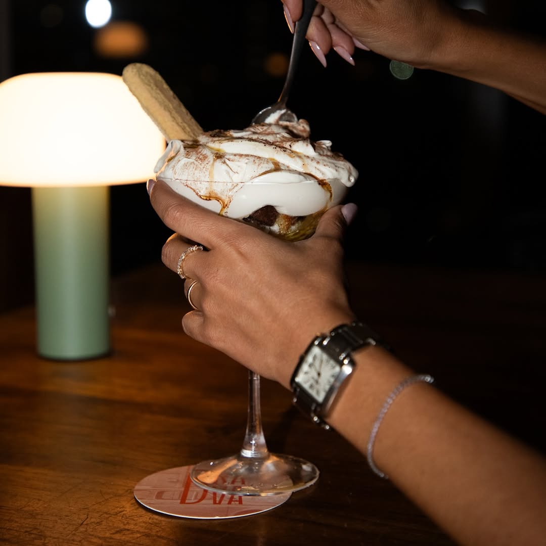 El tiramisú es un postre popular italiano 