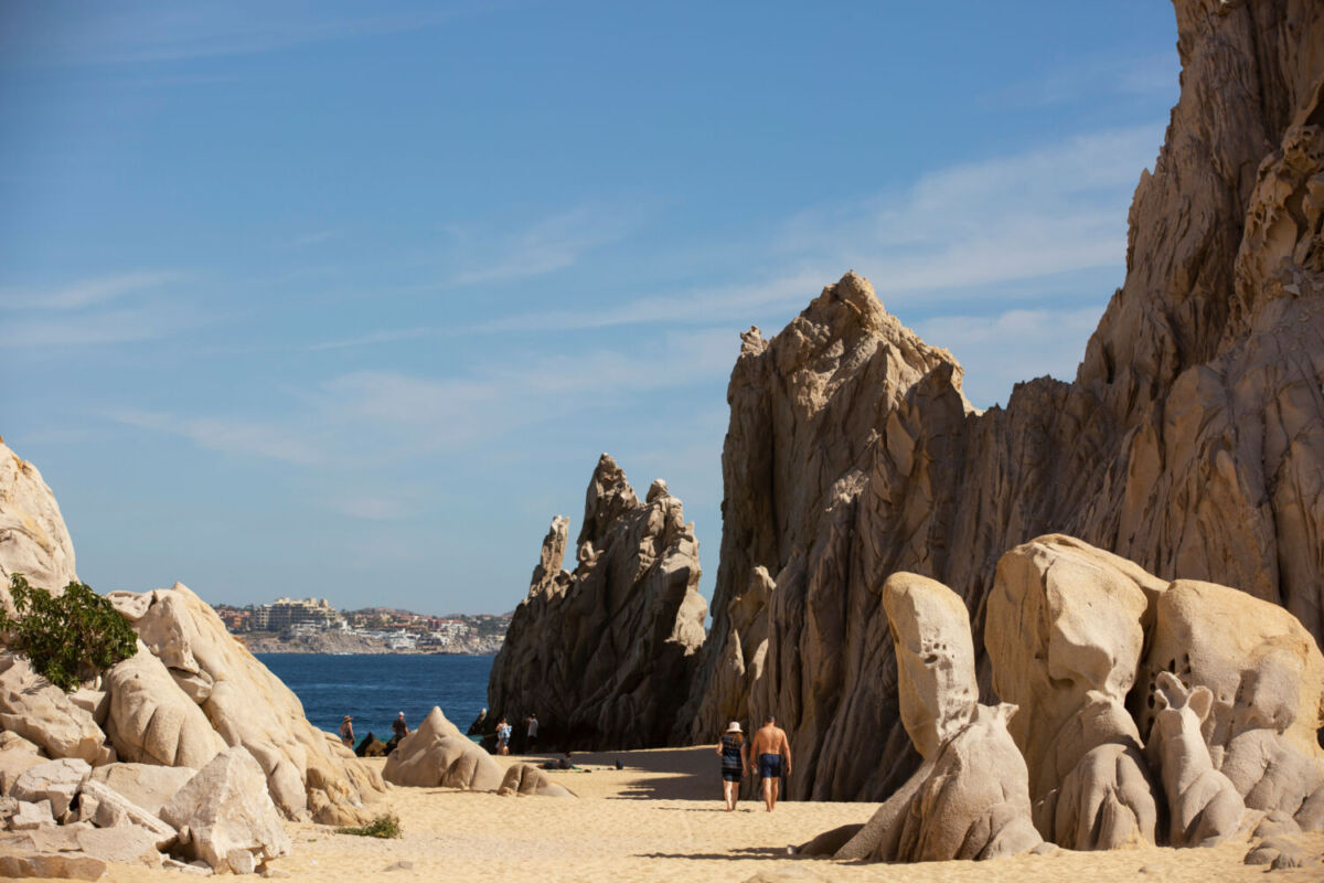La Playa del Amor se encuentra justo donde el océano Pacífico y el Mar de Cortés se unen 