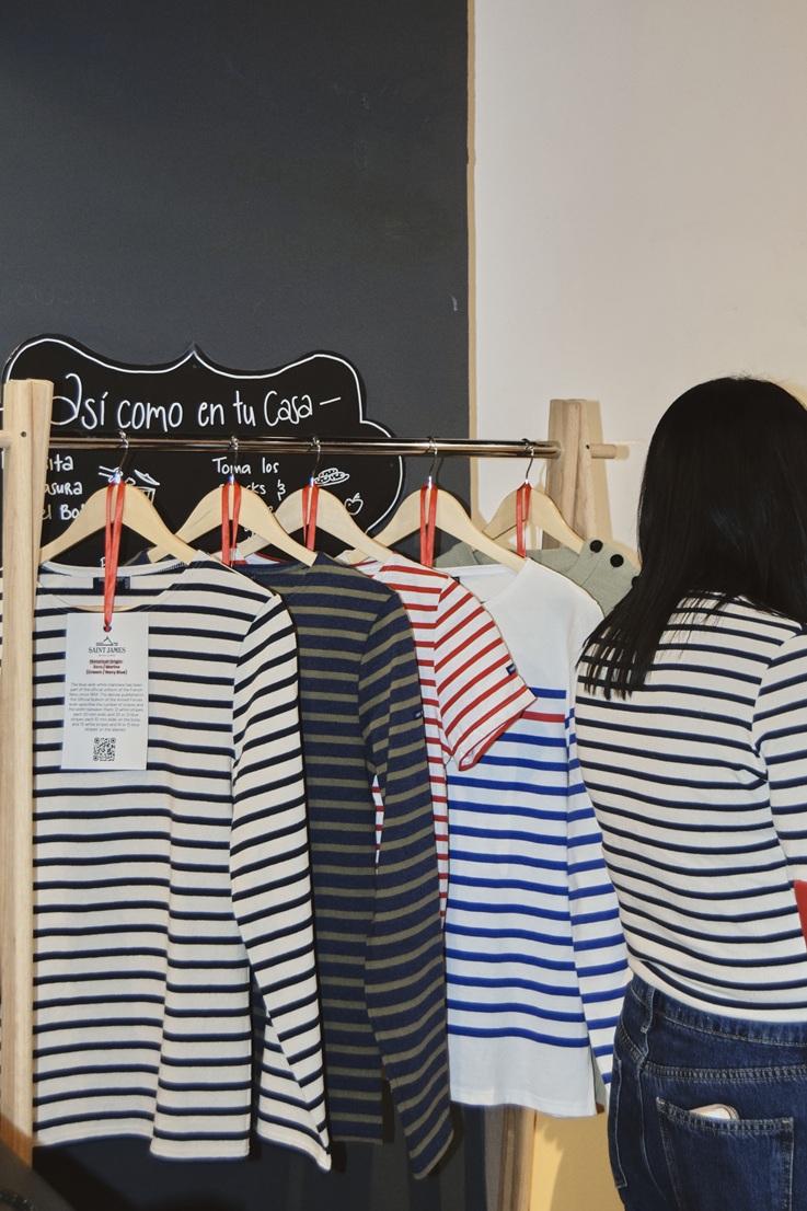 La camiseta de rayas es un ícono de la moda francesa