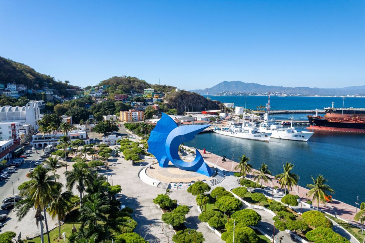 Escultura del Pez Vela de Sebastián en Manzanillo, Colima