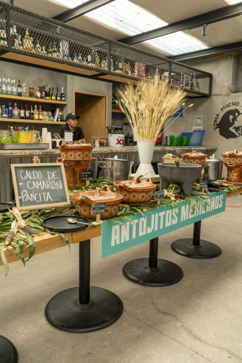 Estación de antojitos mexicanos en el restaurante Club del Patio 