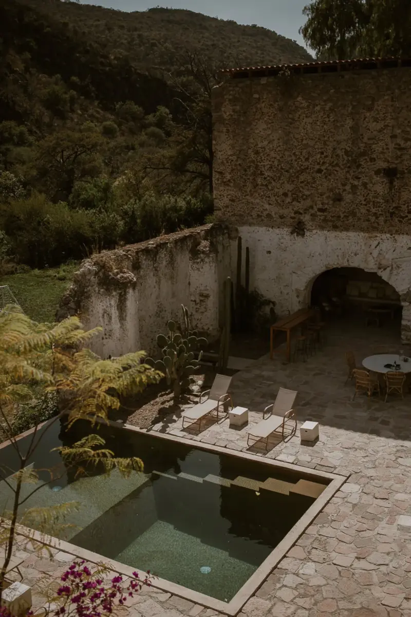 Una hacienda del siglo XIX con alberca para hospedarte en Tequisquiapan entre ríos y montañas