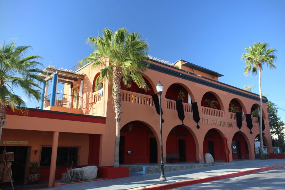 leyenda hotel california, todos santos baja california sur