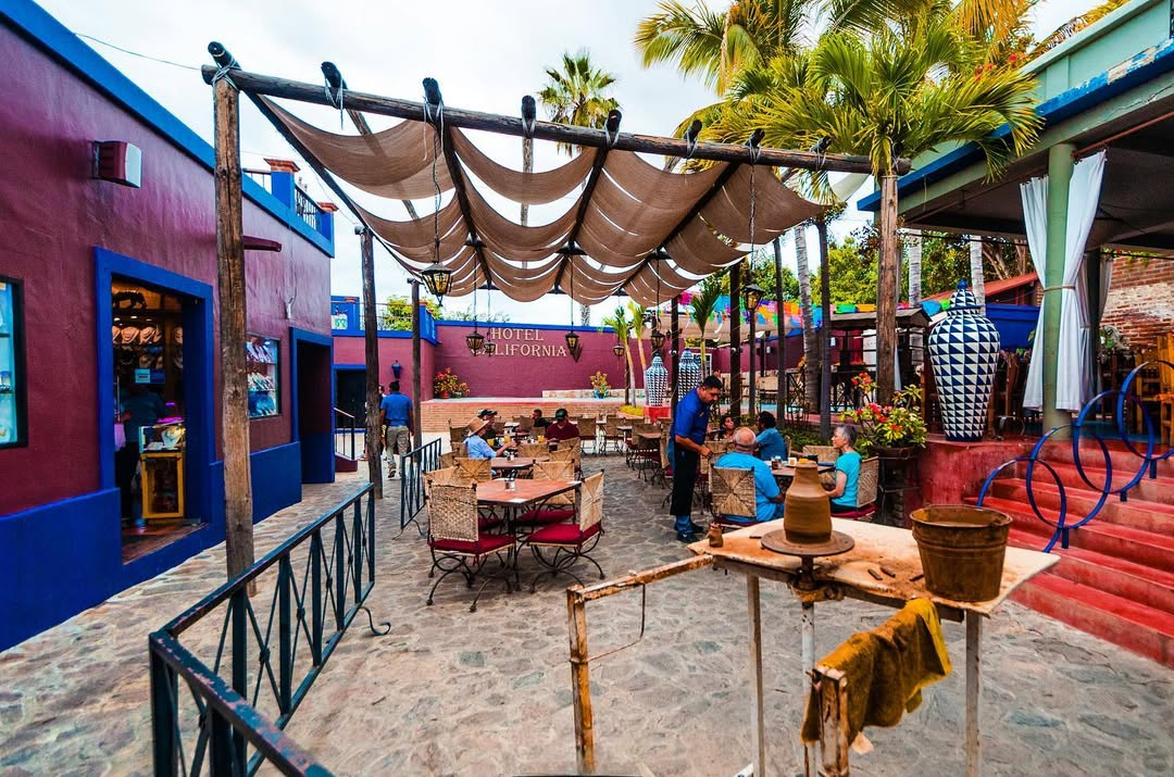 leyenda hotel california, todos santos baja california sur