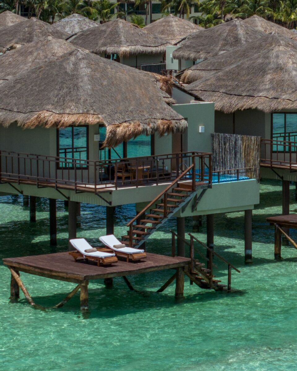 cabañas en medio del mar 