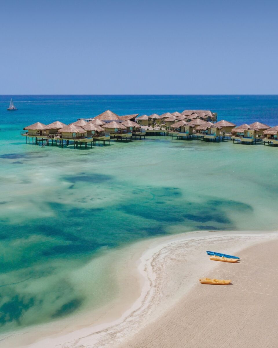 Agua turquesa, villas sobre el agua y cero vuelos largos: estos hoteles en México se sienten como Maldivas