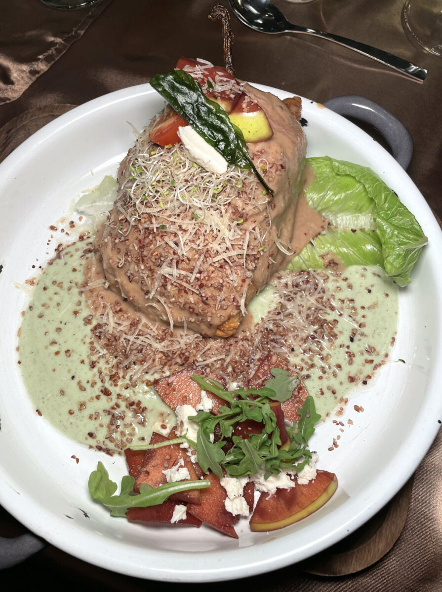 Chile hojaldrado al membrillo, un plato tradicional de Jalpa de Cánovas