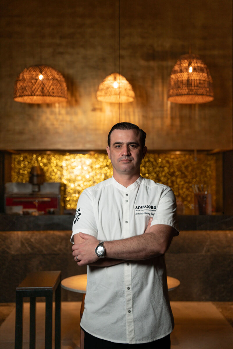 chef Jonatán Gómez Luna al frente de la apertura le chique en hotel xcaret arte