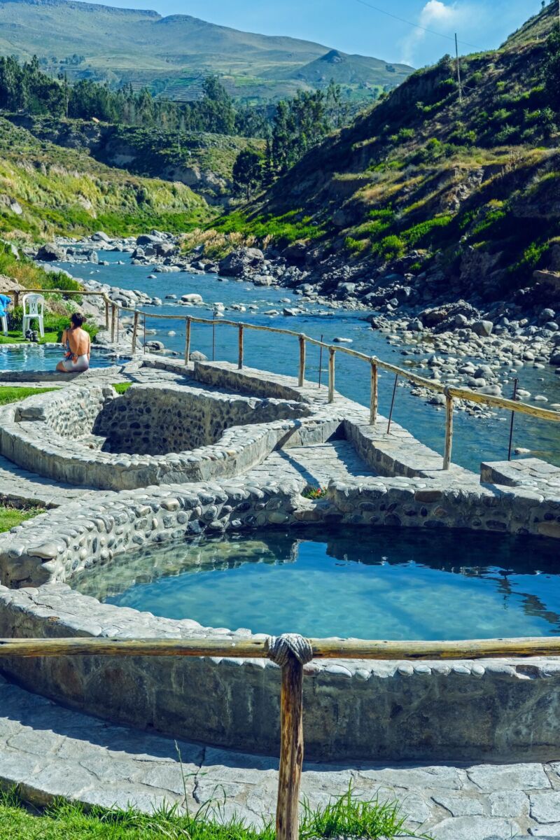 Los Baños termales de Chacapi se ubican en Yanque, Perú 