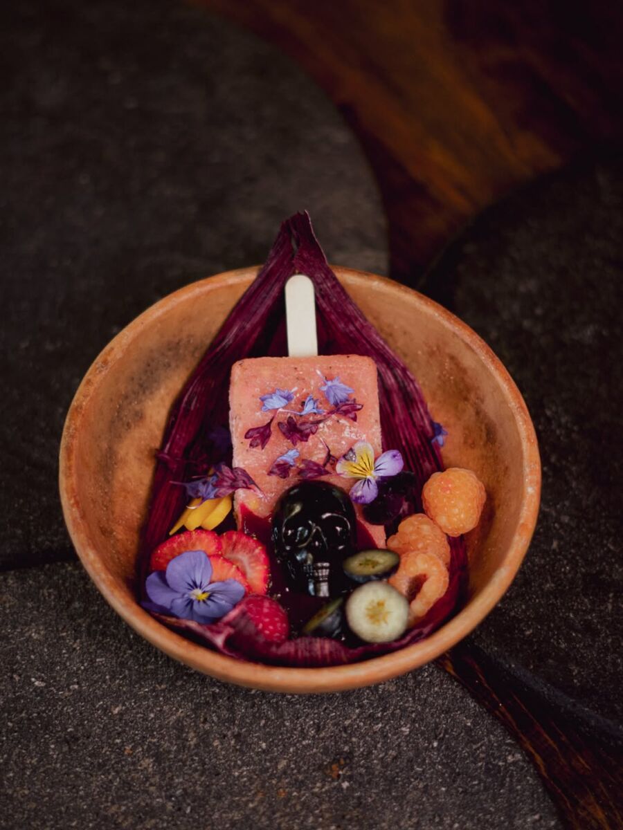 Paleta helada con fruta de temporada