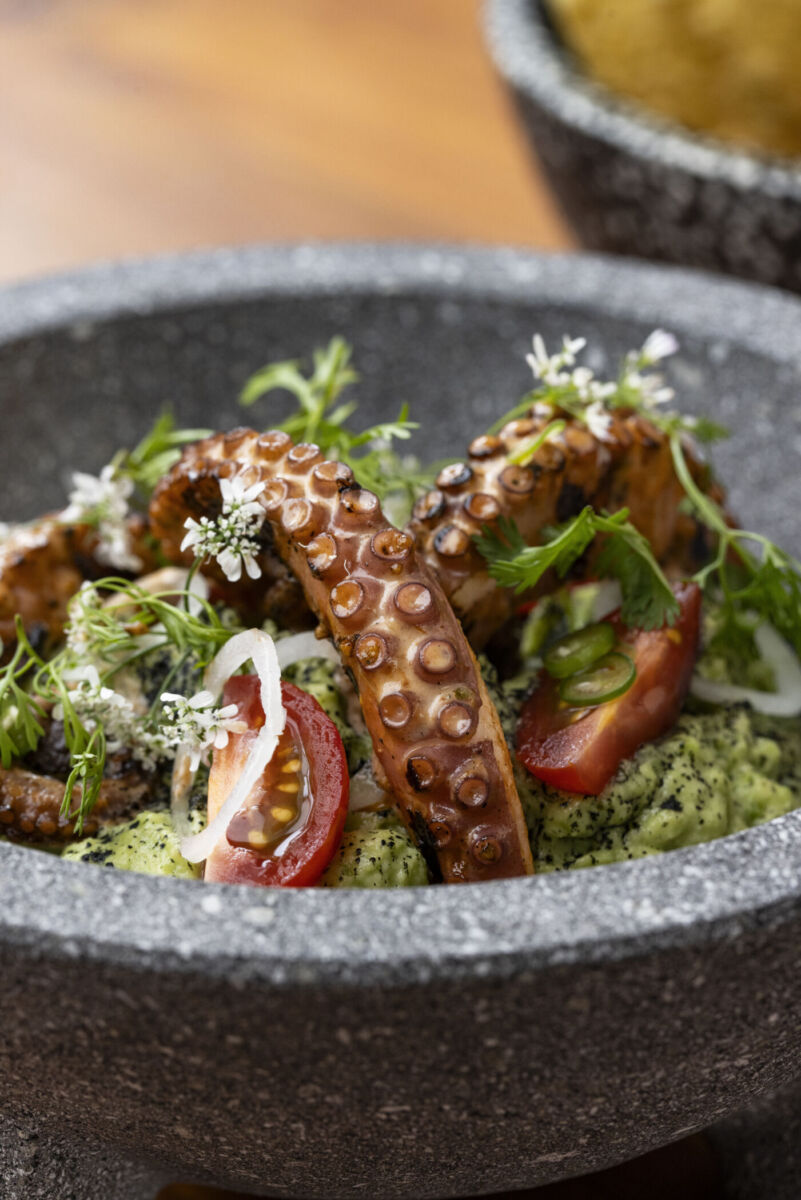 Guacamole preparado de pulpo en Conchita Rooftop