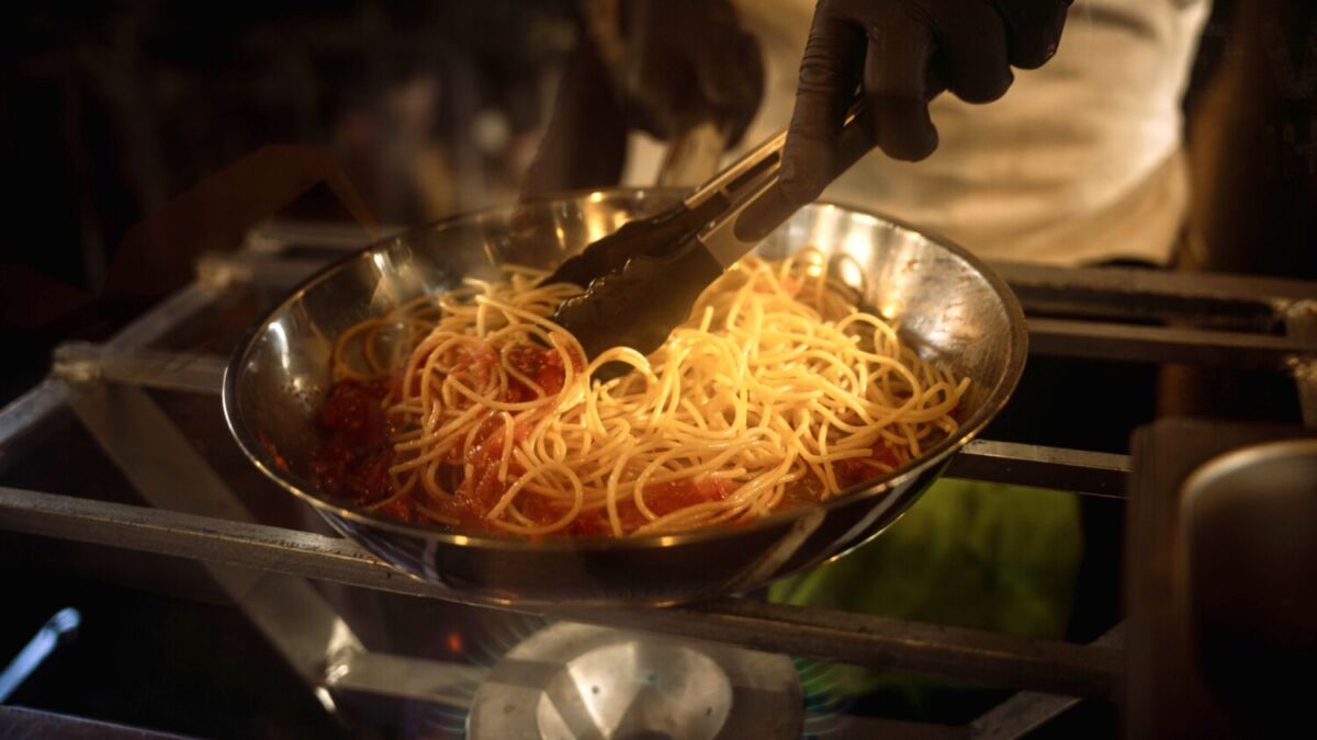 Puesto callejero de pasta 