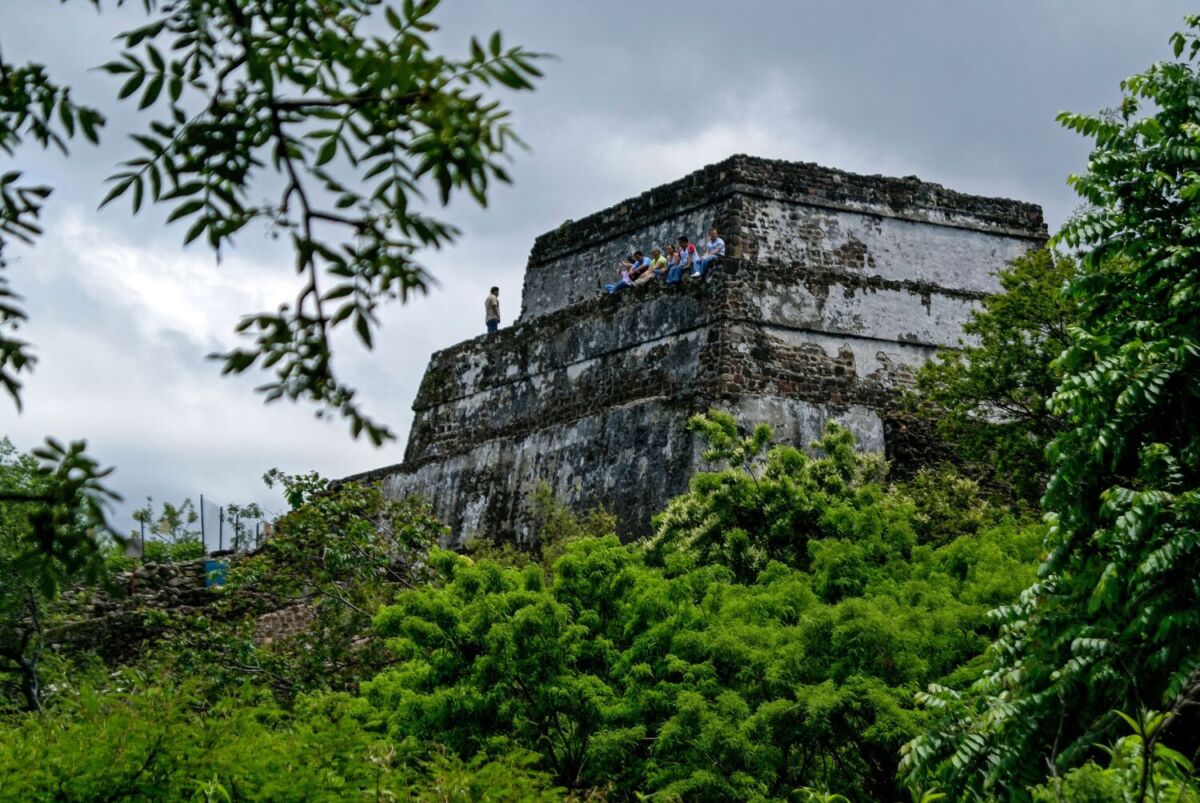 Ascenso a la Pirámide del Tepozteco en Morelos