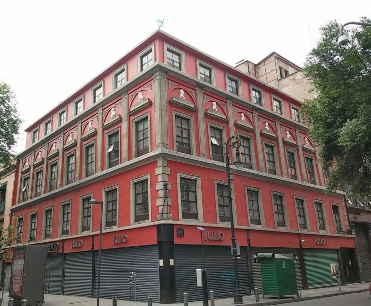 El Hotel Bella Unión se construyo en 1840