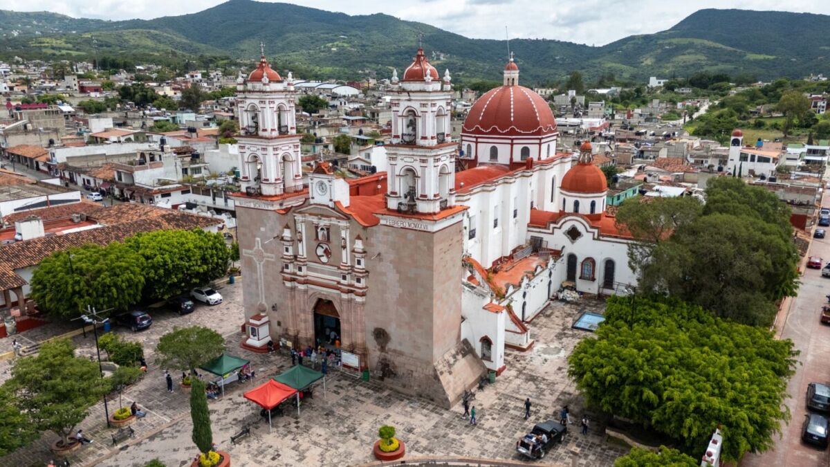 El lugar donde ‘nace el sol’: el pequeño pueblito con grutas, cascadas y aguas termales a 2 horas y media de la CDMX 