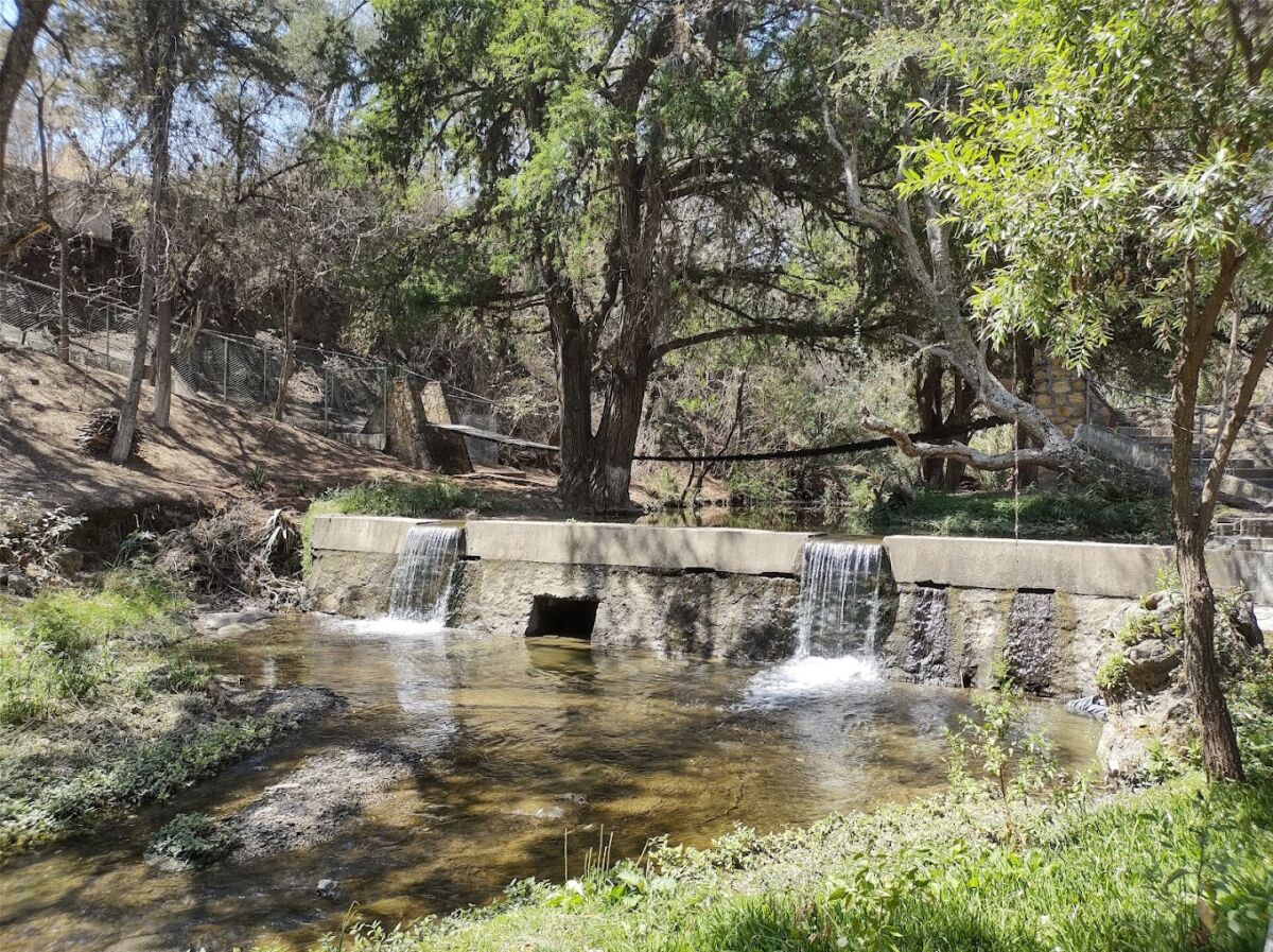 Tonatico es un pueblo y municipio del Estado de México 