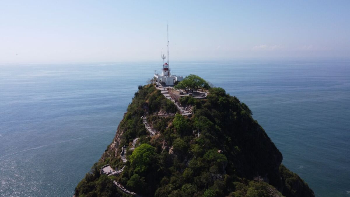Vista aérea del Cerro del Crestón en Mazatlán 