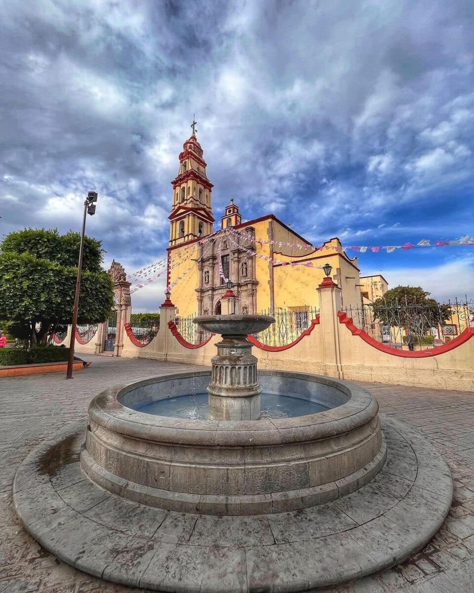 Vista panorámica de la Iglesia de San Francisco de Asís en Guanajuato 
