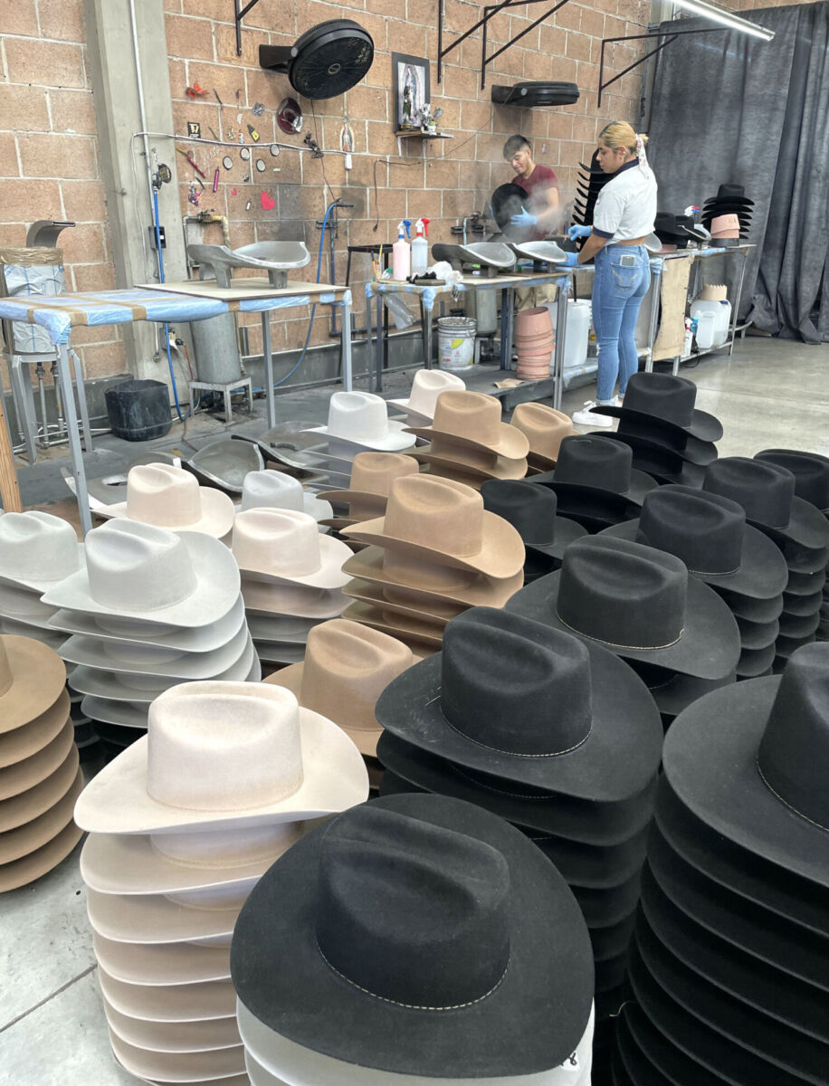 Fábrica de sombreros texanos en San Francisco del Rincón 