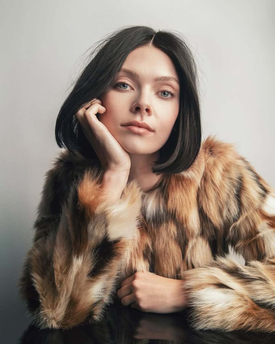corte bob abajo de la barbilla en tendencia de primavera