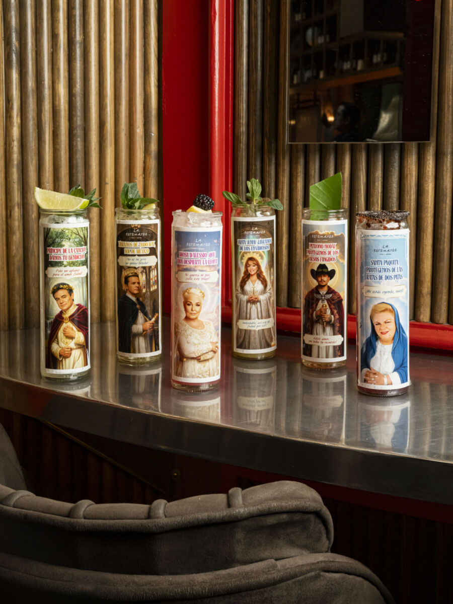 Cócteles en vaso de veladora