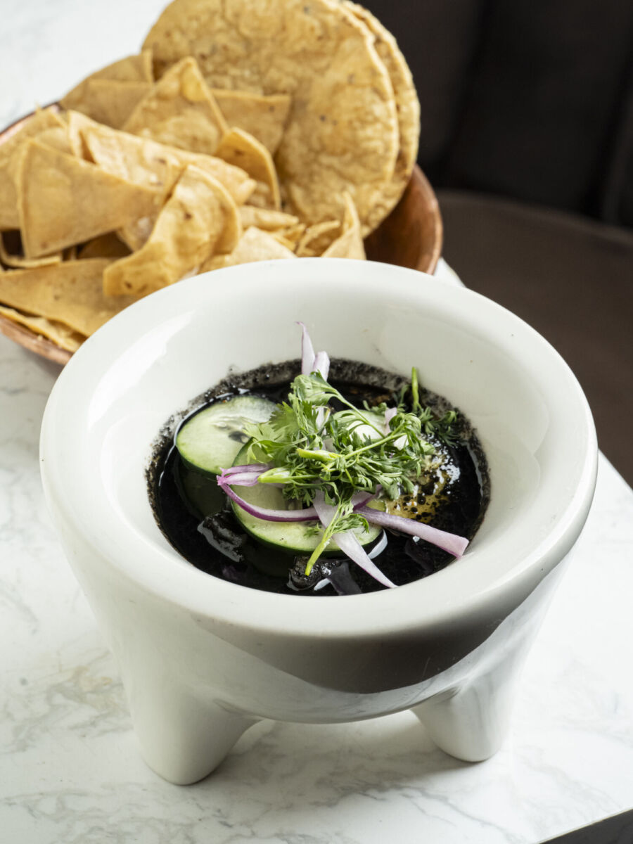 Plato de aguachile negro en La Sotomayor