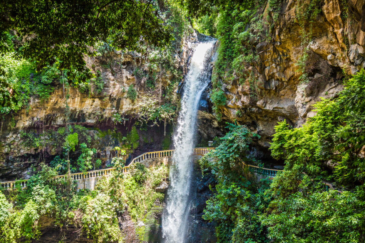 Nadie imagina que en Cuernavaca hay una cascada de 40 metros nacida de una leyenda