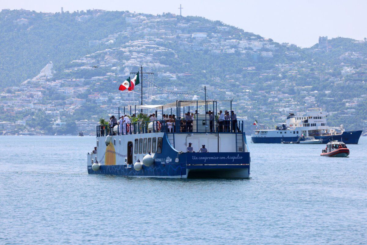 El Marinabús en camino a Puerto Marqués 