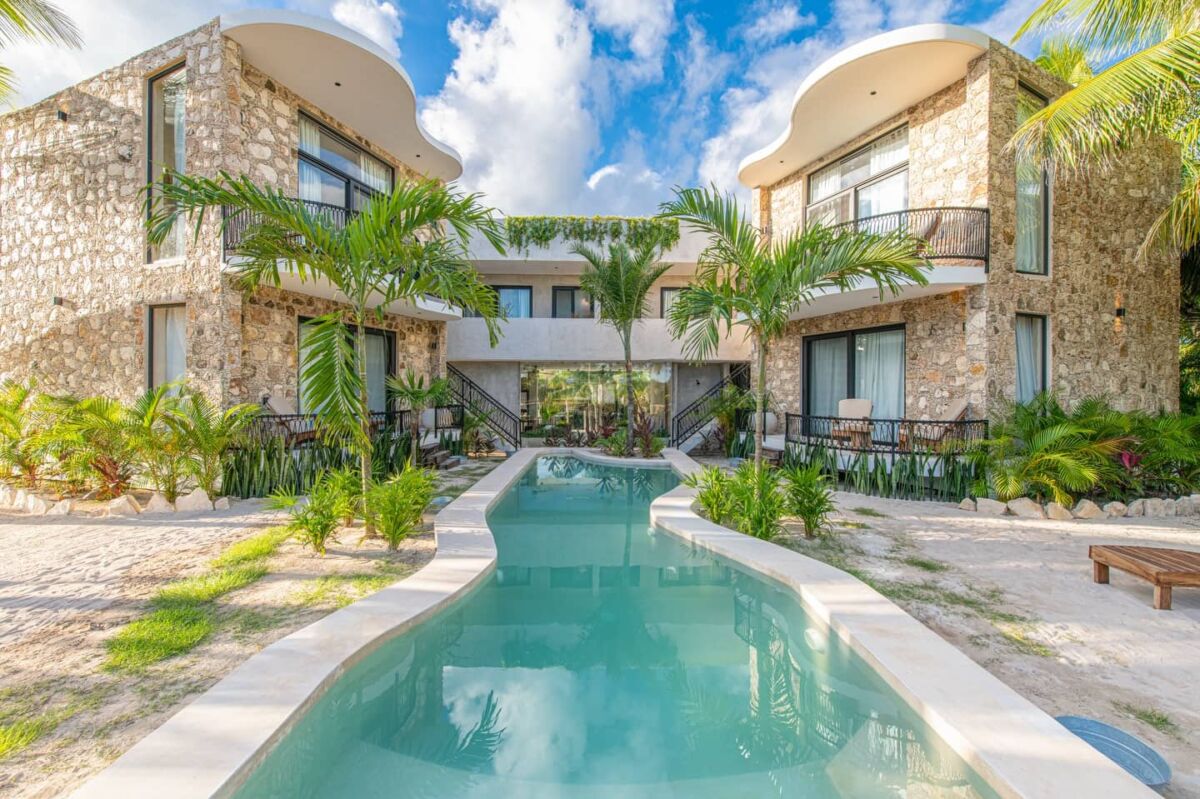 Cucú: el hotel boutique para familias en El Cuyo con alberca, restaurante y escuela de kitesurf