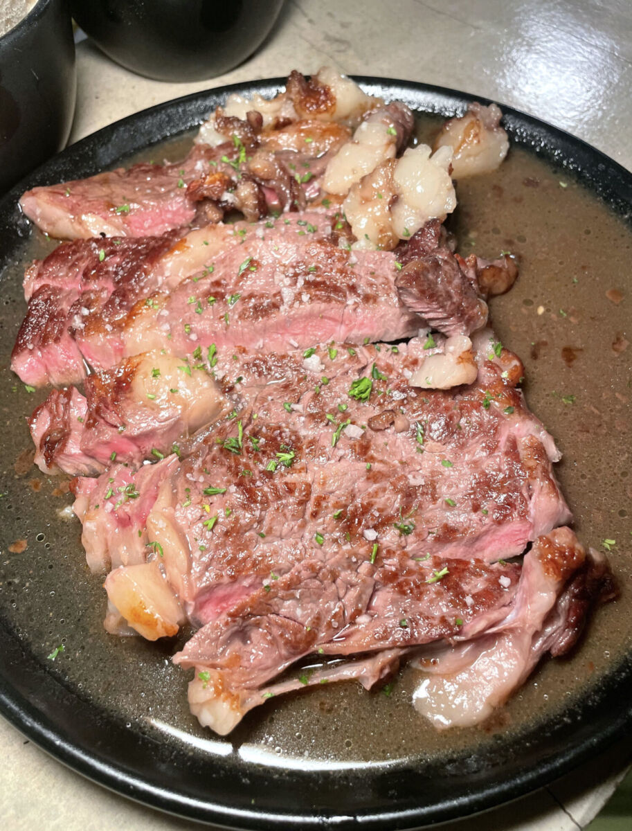 Rib eye con salsa de pato
