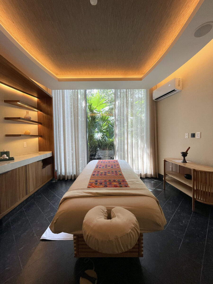 Cabina de masaje del Conrad Spa Tulum