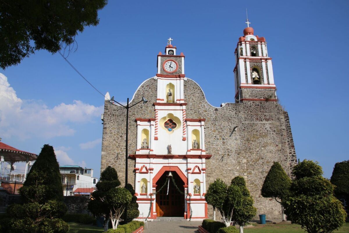 templo colonial construido con piedras