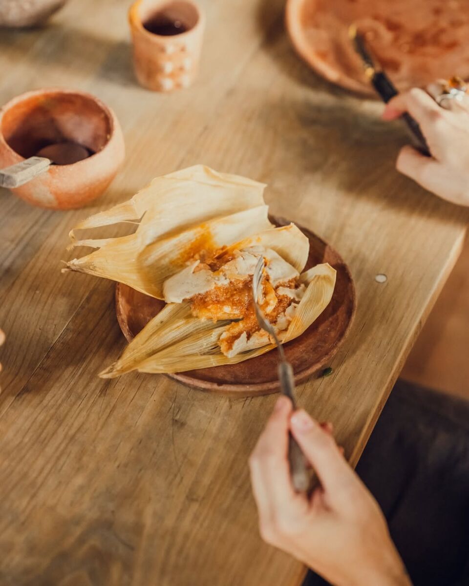 tamal envuelto en hoja de  totomoxtle