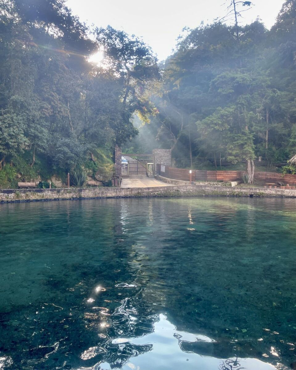 Poza de agua cristalina en los Manantiales de Chignautla