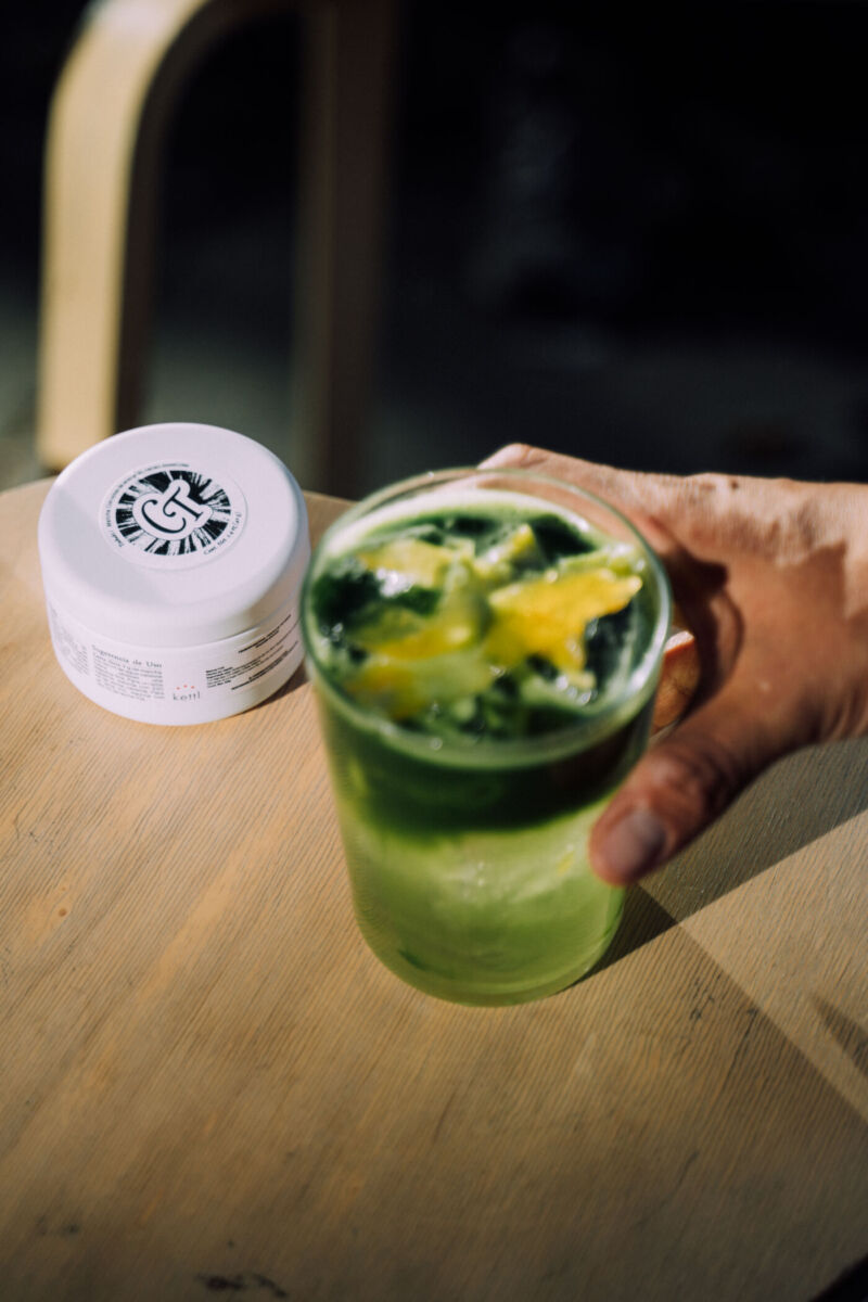 bebida fría de matcha 