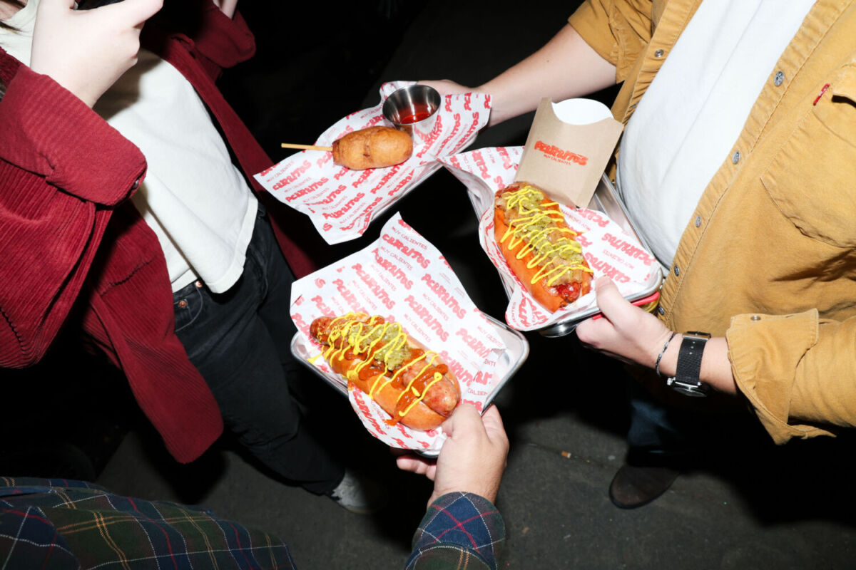 En este lugar en la Roma, los hot dogs son artesanales y toma siete días prepararlos