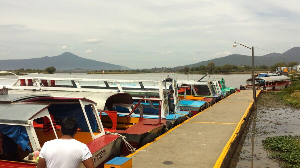 punto de embarcación en un pueblo mexicano 