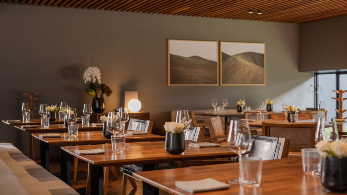 Mesas con copas del restaurante pujol de la CDMX