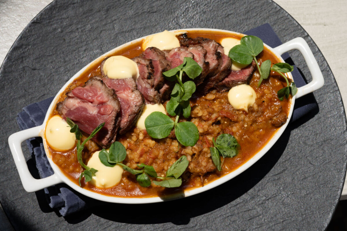 Arroz caldoso de costilla de res y chile morita del restaurante Treze con Z