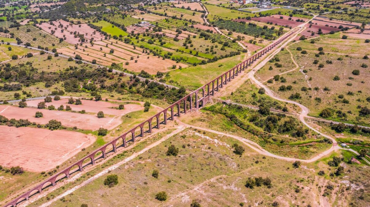 vista aérea de un acueducto en Hidalgo