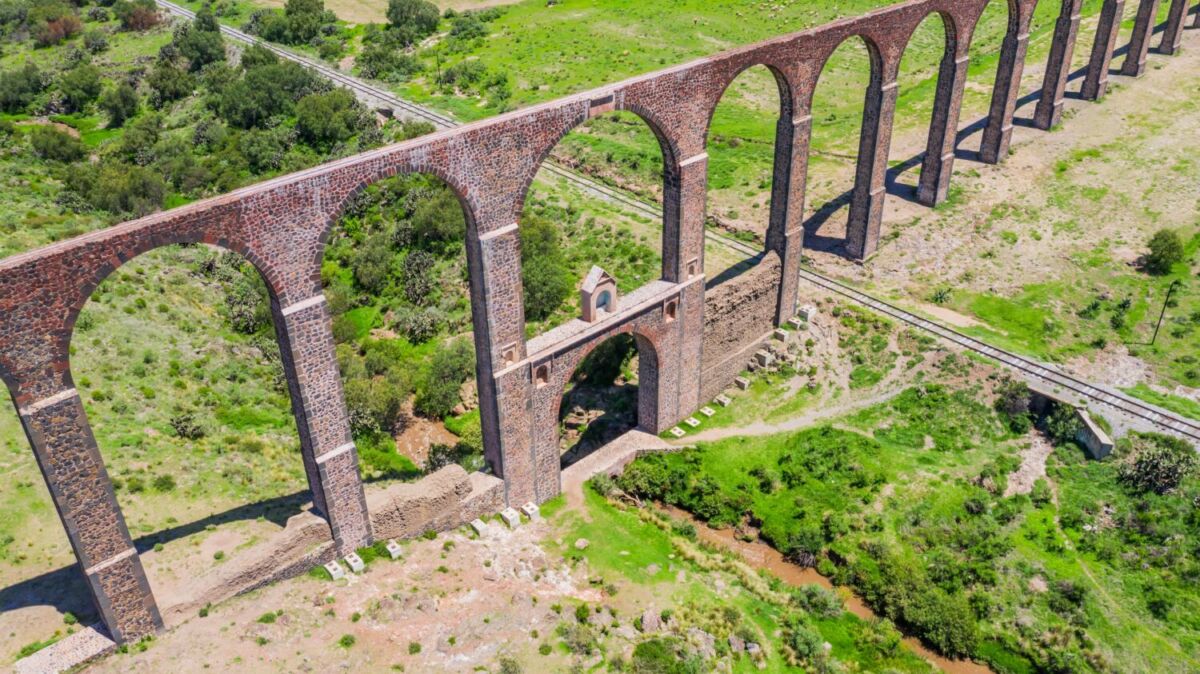 vista aérea de un acueducto en Zempoala, Hidalgo 
