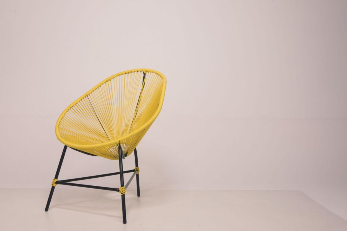 silla de hierro tejida 