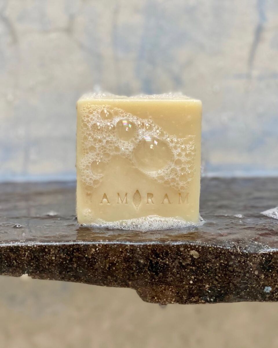 jabón de avena con espuma