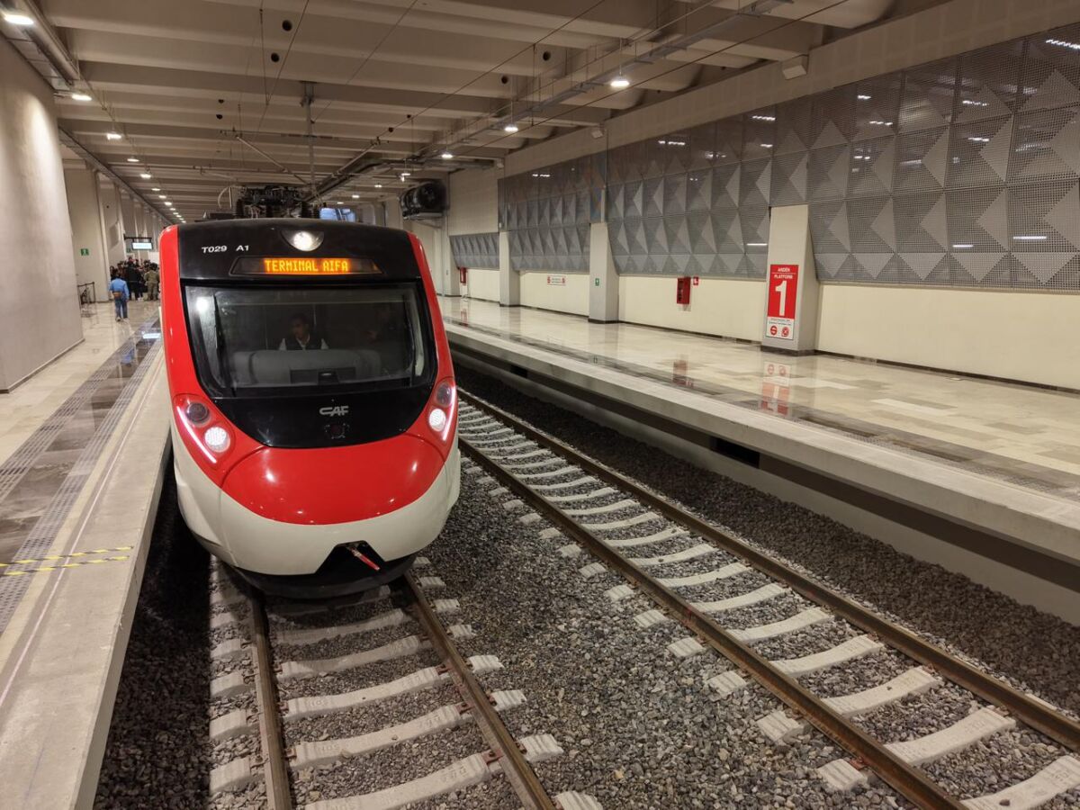 Ya puedes llegar al AIFA en 40 minutos: así es la nueva ruta del Tren Suburbano desde CDMX