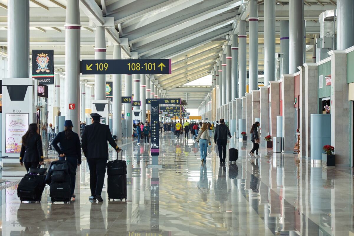 Sala de terminales en el Aeropuerto Internacional Felipe Ángeles 