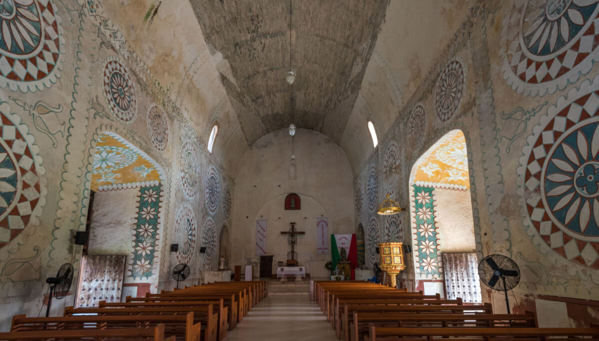 Interior De la Iglesia de Uayma 