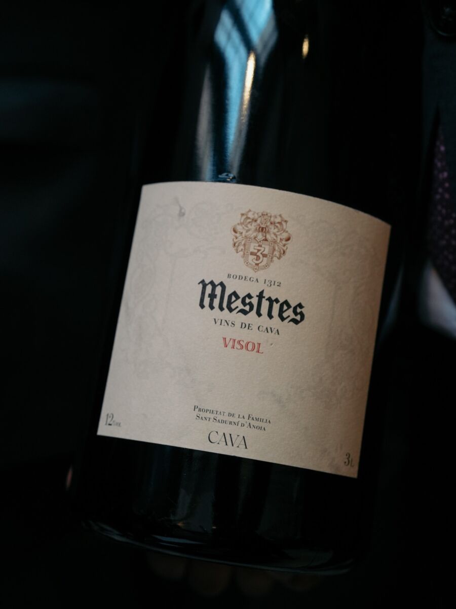 toma cerrada de la etiqueta de visol mestres