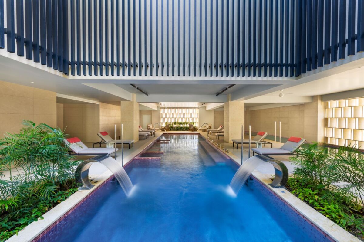 piscina de un spa de lujo 