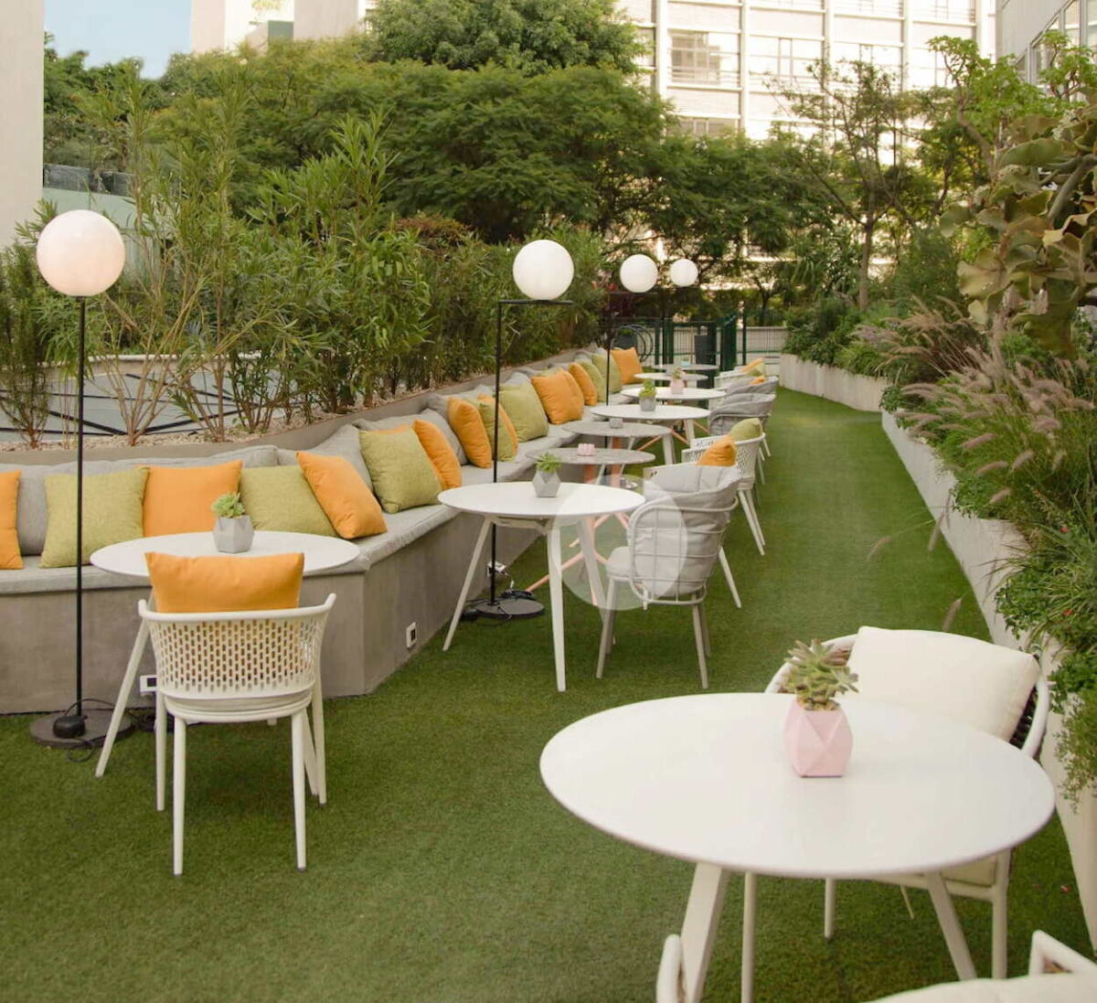 Invita a comer a tu perrito a esta terraza en la Condesa con hamburguesas y cerveza para ellos