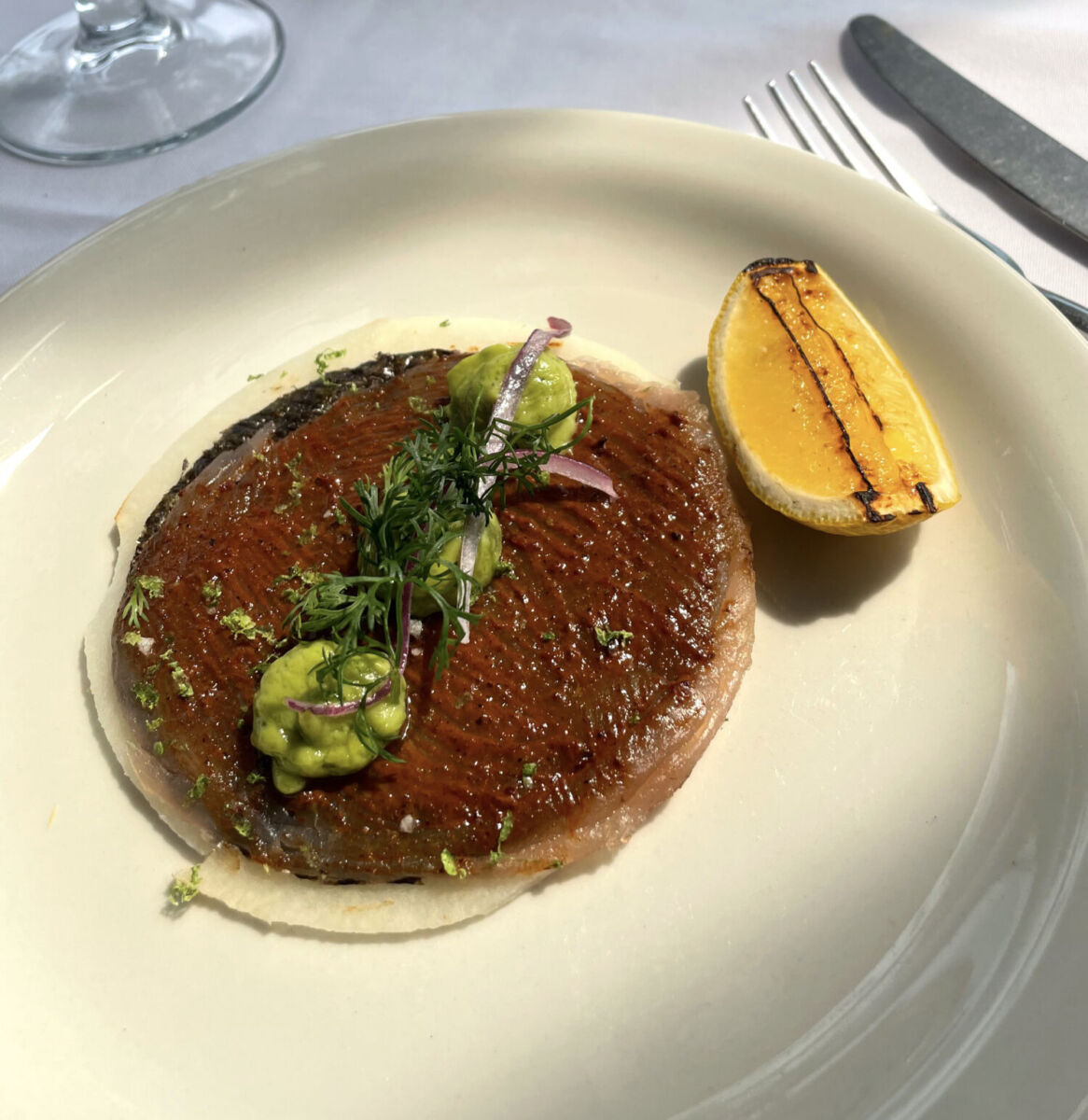 Taco de atún en tortilla de jícama en el Restaurante Arango